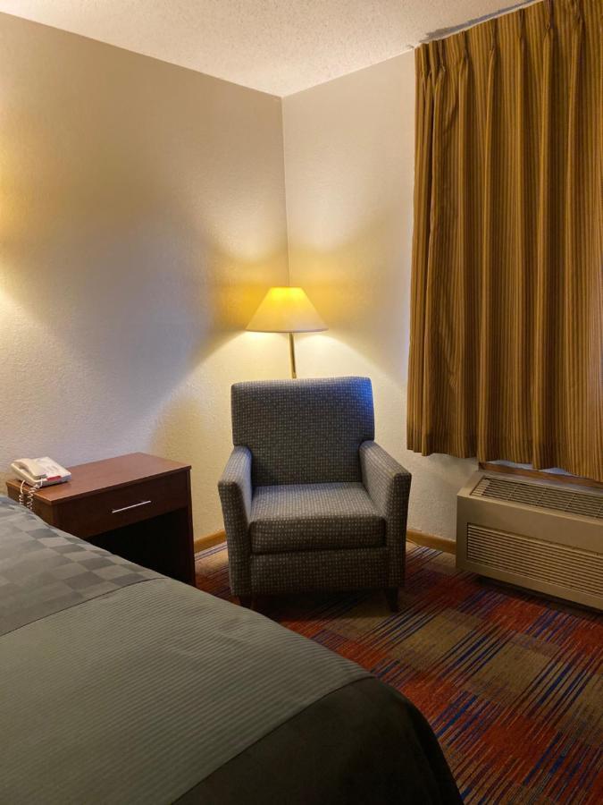 Americas Best Value Inn Champaign Ngoại thất bức ảnh