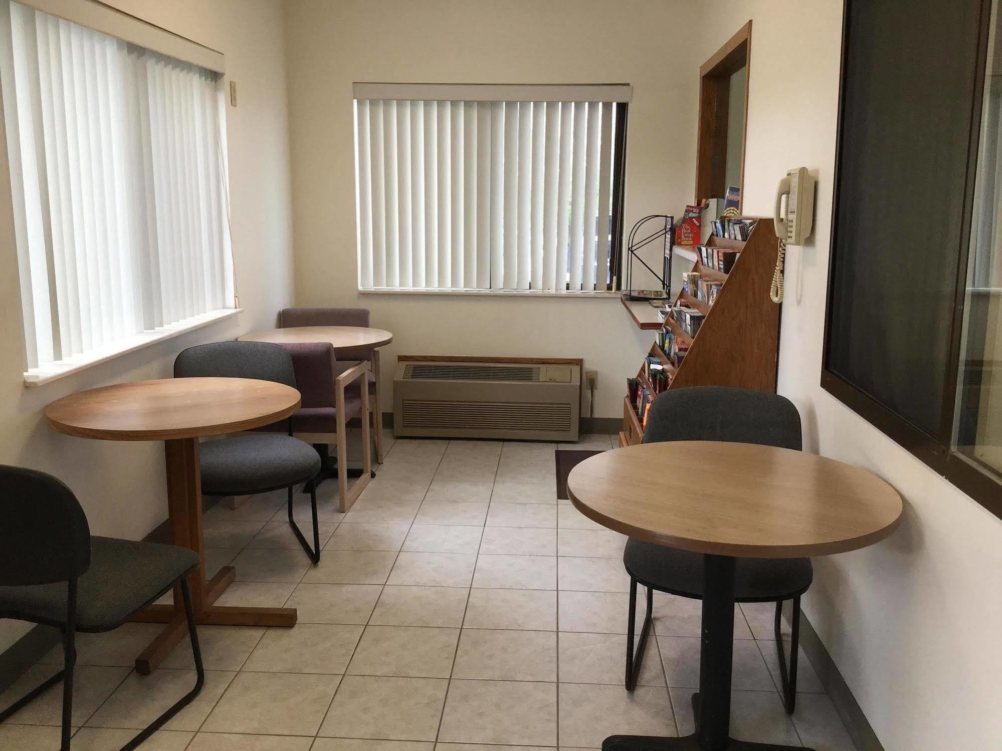 Americas Best Value Inn Champaign Ngoại thất bức ảnh