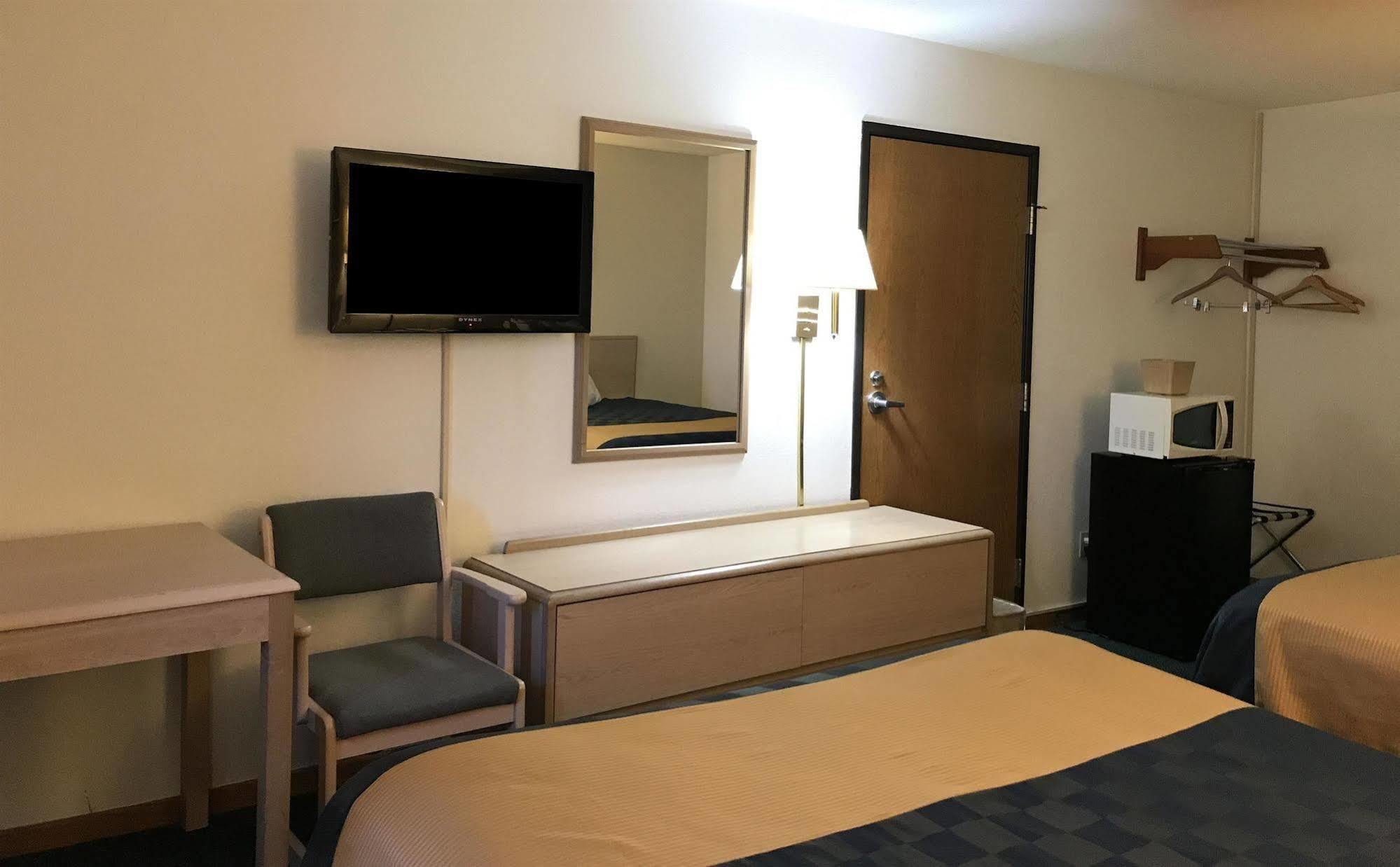 Americas Best Value Inn Champaign Ngoại thất bức ảnh